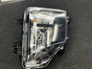 Фара передня права протитуманна / поворотник у бампері Mitsubishi L200 / Triton, 2015-2023
